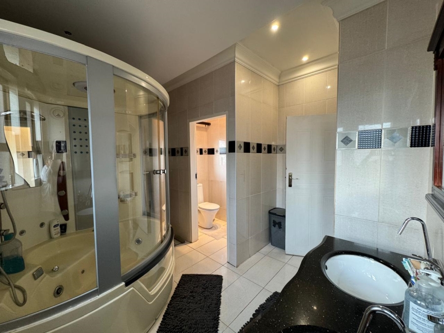 5 Bedroom Property for Sale in Birdwood Estate North West